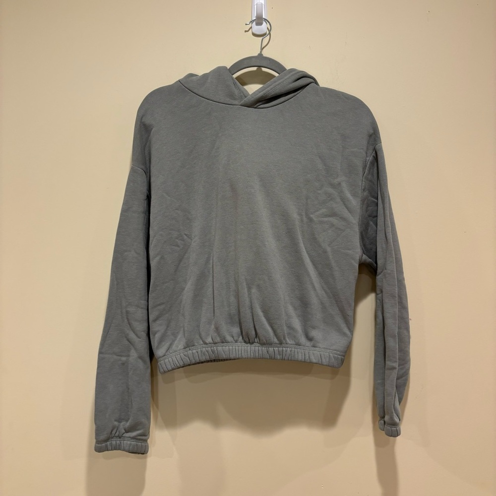 ZARA Cropped Hoodie in Sage Green – Size M
